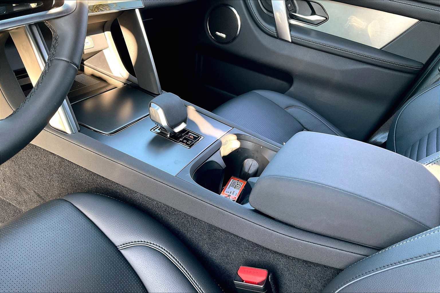 Used 2025 Land Rover Discovery Sport Dynamic SE image 20