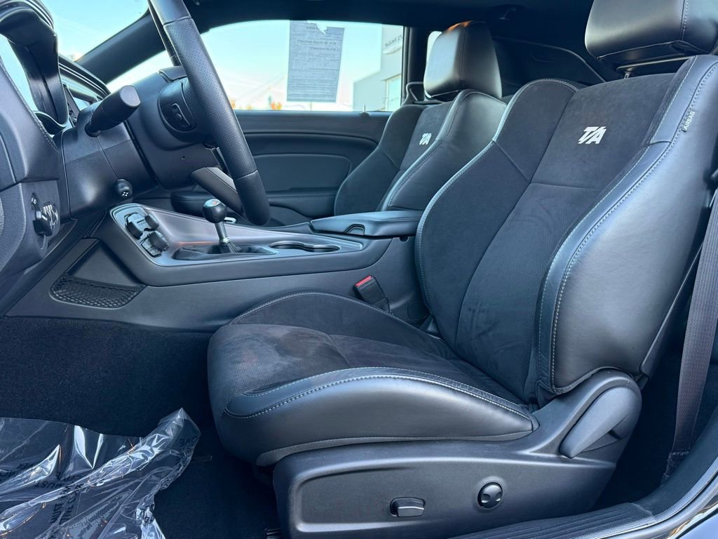 Used 2023 Dodge Challenger R/T w/ T/A Package image 2
