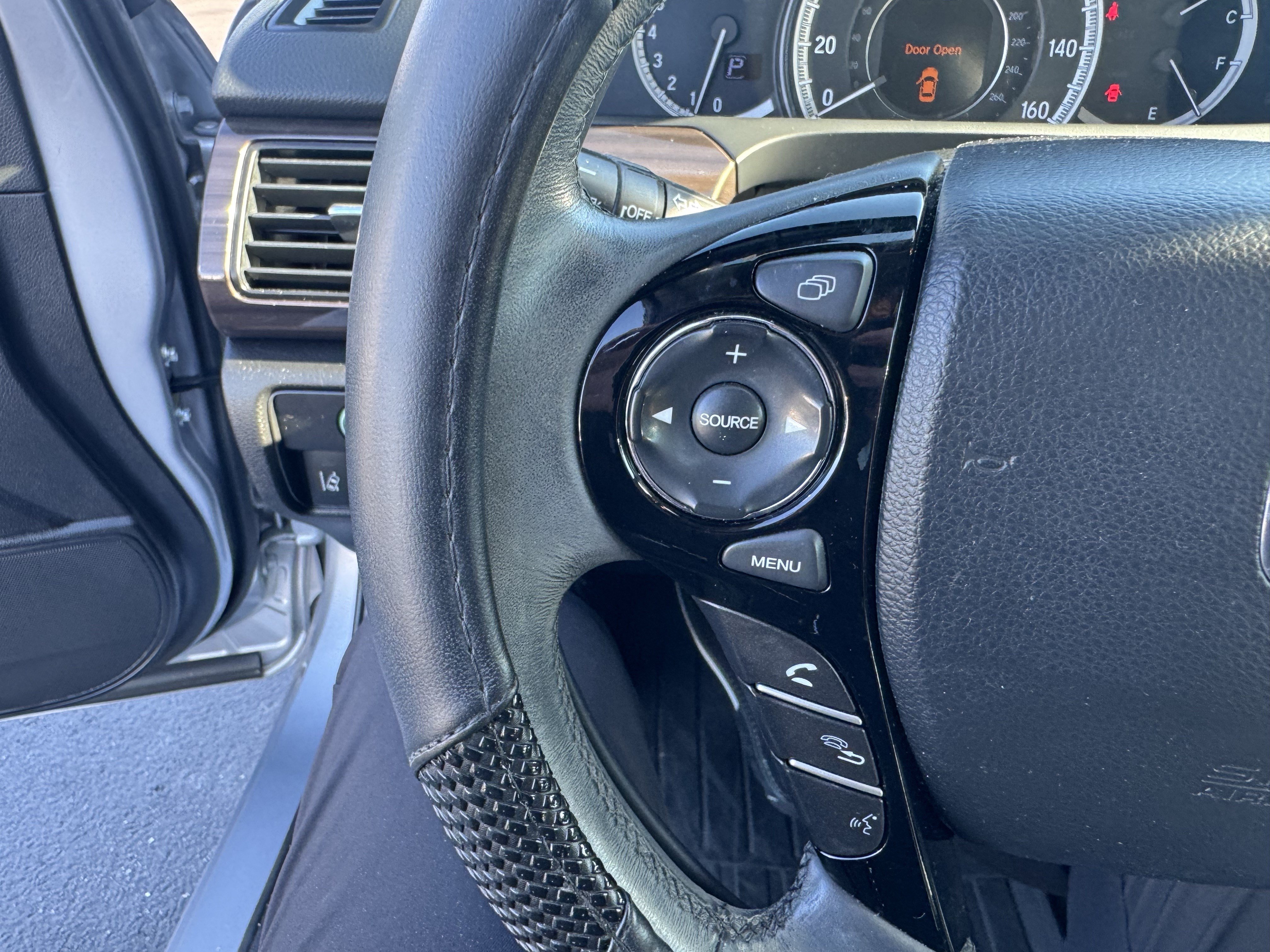Used 2017 Honda Accord EX-L image 3