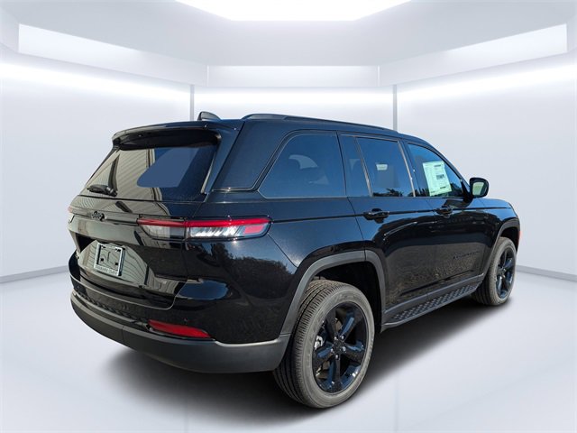 New 2025 Jeep Grand Cherokee Altitude image 3