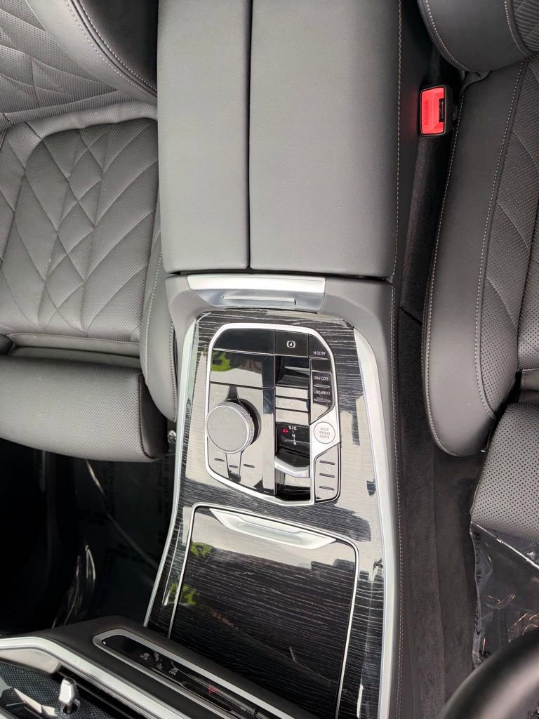 Used 2024 BMW X5 sDrive40i w/ M Sport Package image 24