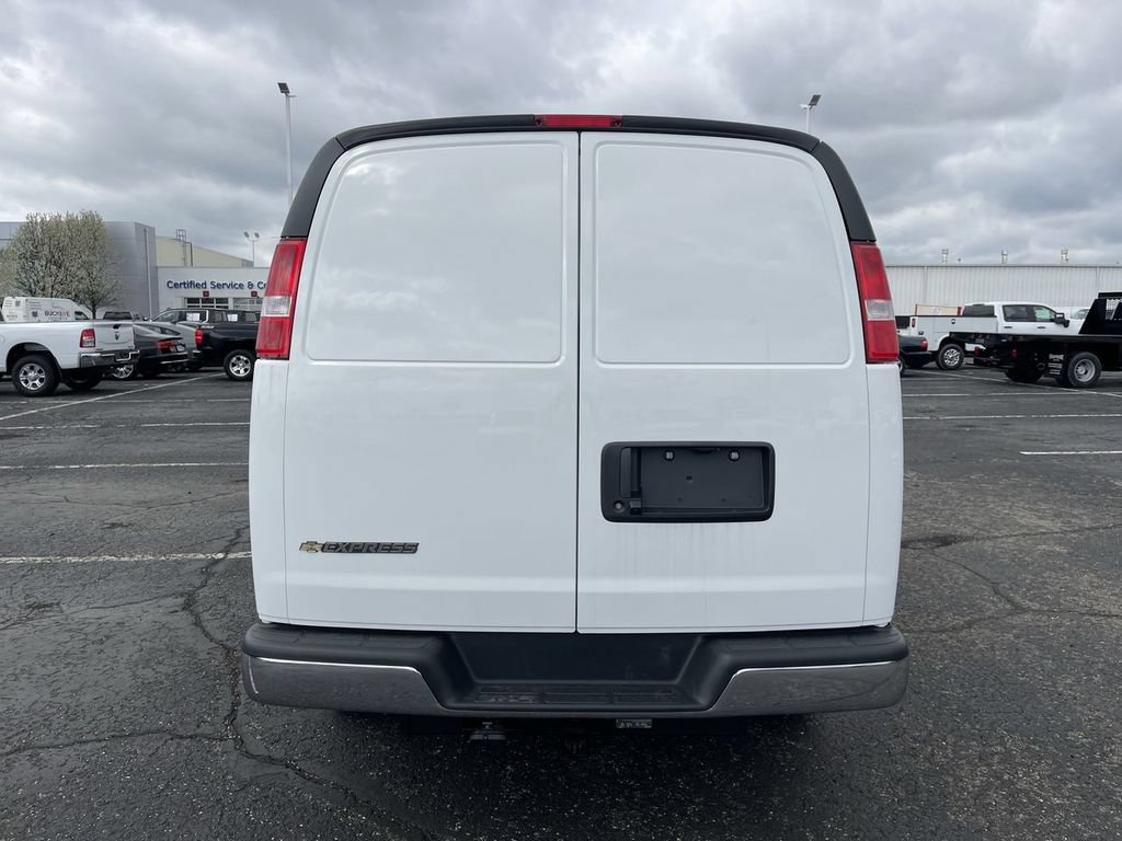New 2026 Chevrolet Express 2500 w/ Driver Convenience Package RWD image 4