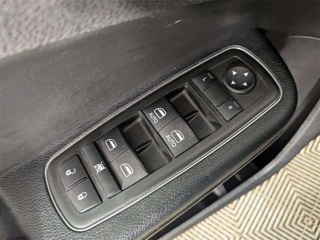 Used 2014 Chrysler 300 S image 15