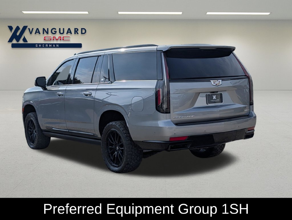 Used 2023 Cadillac Escalade ESV Sport Platinum AWD/4WD image 4