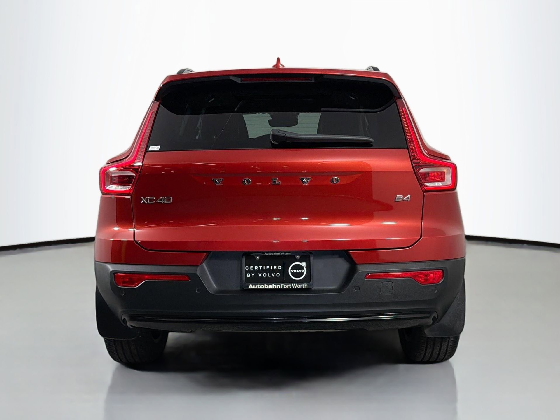 Certified 2023 Volvo XC40 B4 Plus w/ Driver Assist Package image 7