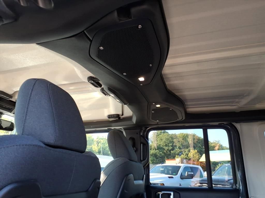 New 2025 Jeep Wrangler Unlimited Rubicon image 6