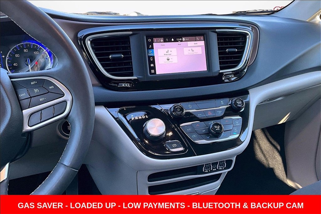 Used 2022 Chrysler Voyager LX image 9