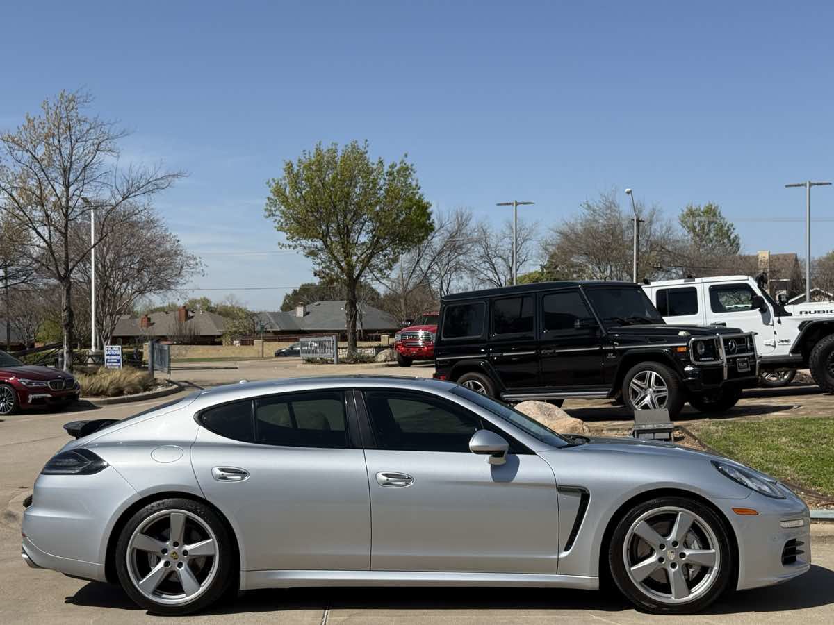 Used 2015 Porsche Panamera S image 5