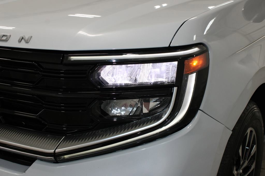 Used 2025 Ford Expedition Platinum AWD/4WD image 13