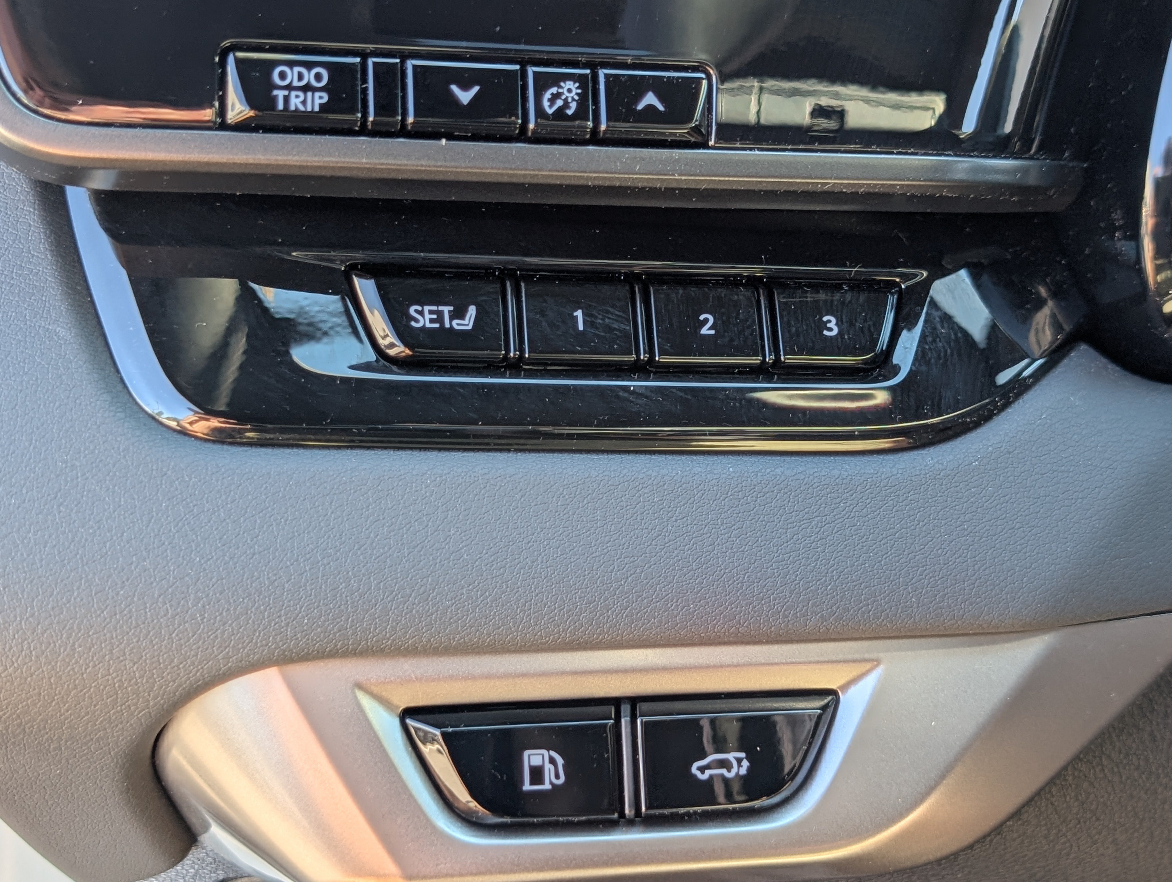 Used 2025 Lexus RX 350 Premium w/ Convenience Package AWD/4WD image 22