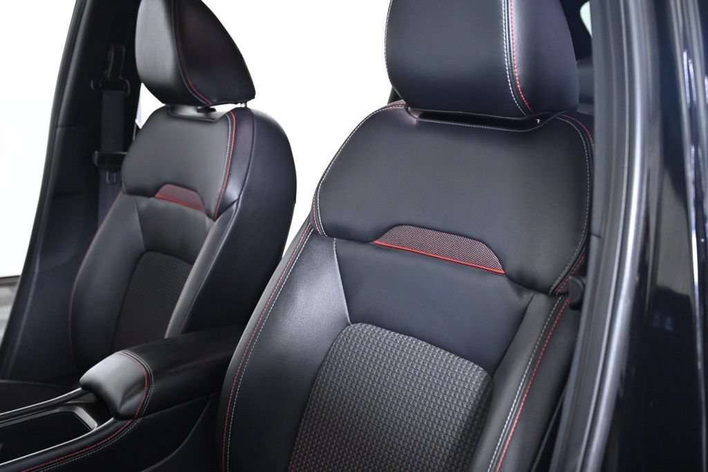 Certified 2025 Nissan Kicks SR AWD/4WD image 23