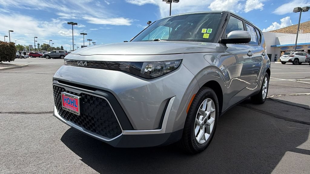 Used 2024 Kia Soul LX w/ Option Group 015 FWD image 7