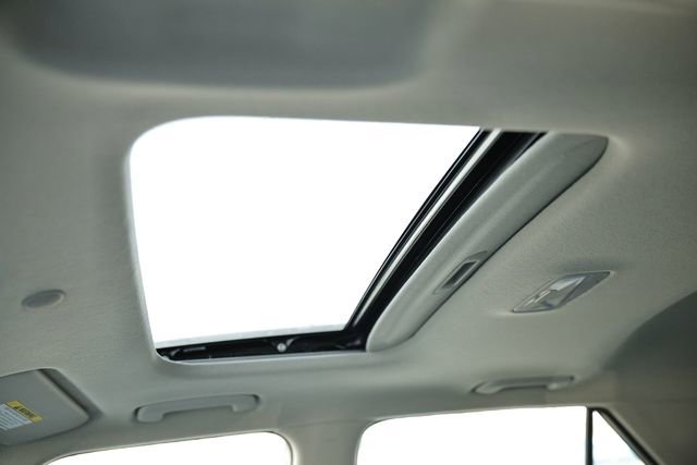 Used 2024 Hyundai Venue SEL image 19