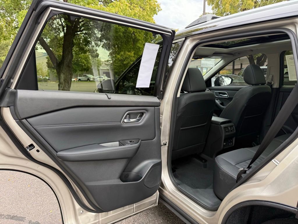 New 2026 Nissan Rogue Platinum w/ Platinum Premium Package image 15