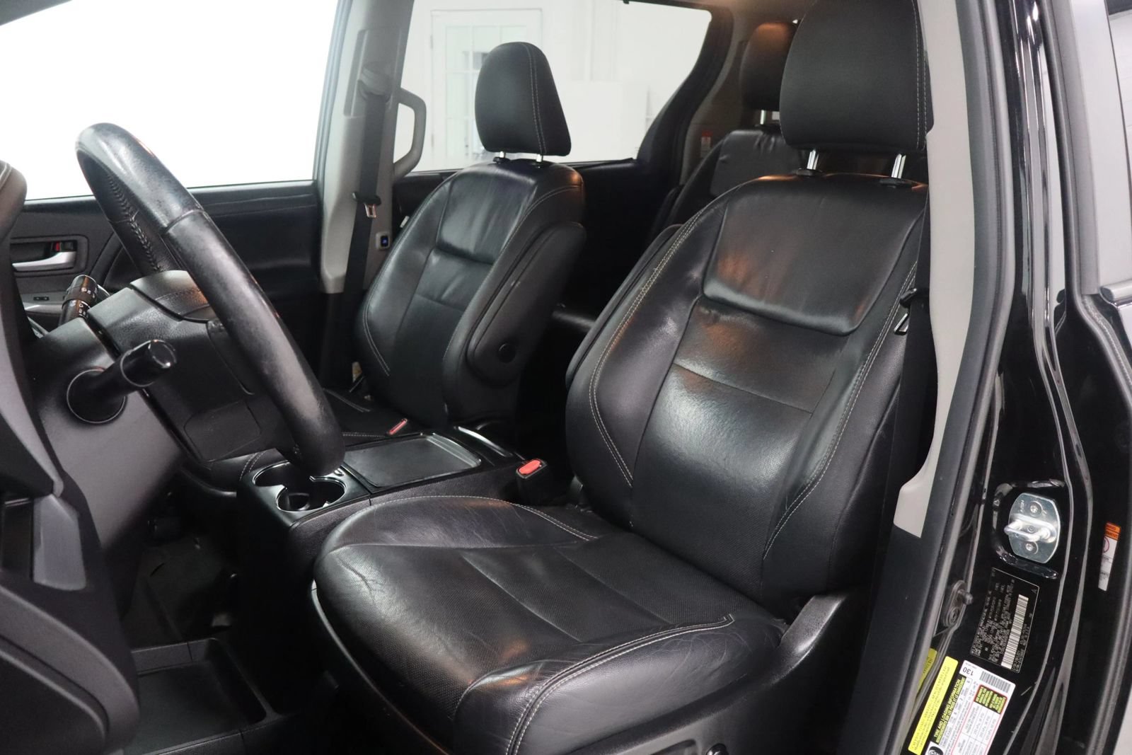 Used 2017 Toyota Sienna SE Premium FWD image 15