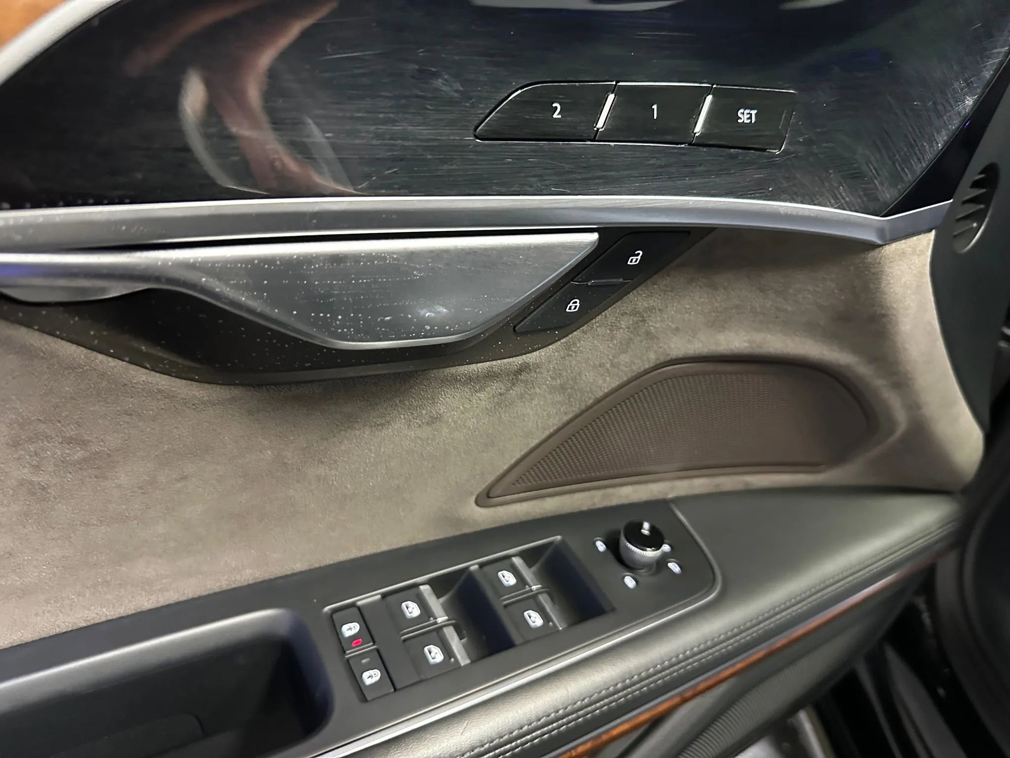 Used 2020 Audi A8 L 4.0T image 13