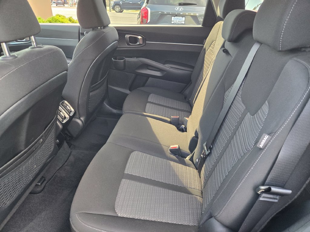Used 2024 Kia Sorento LX FWD image 26
