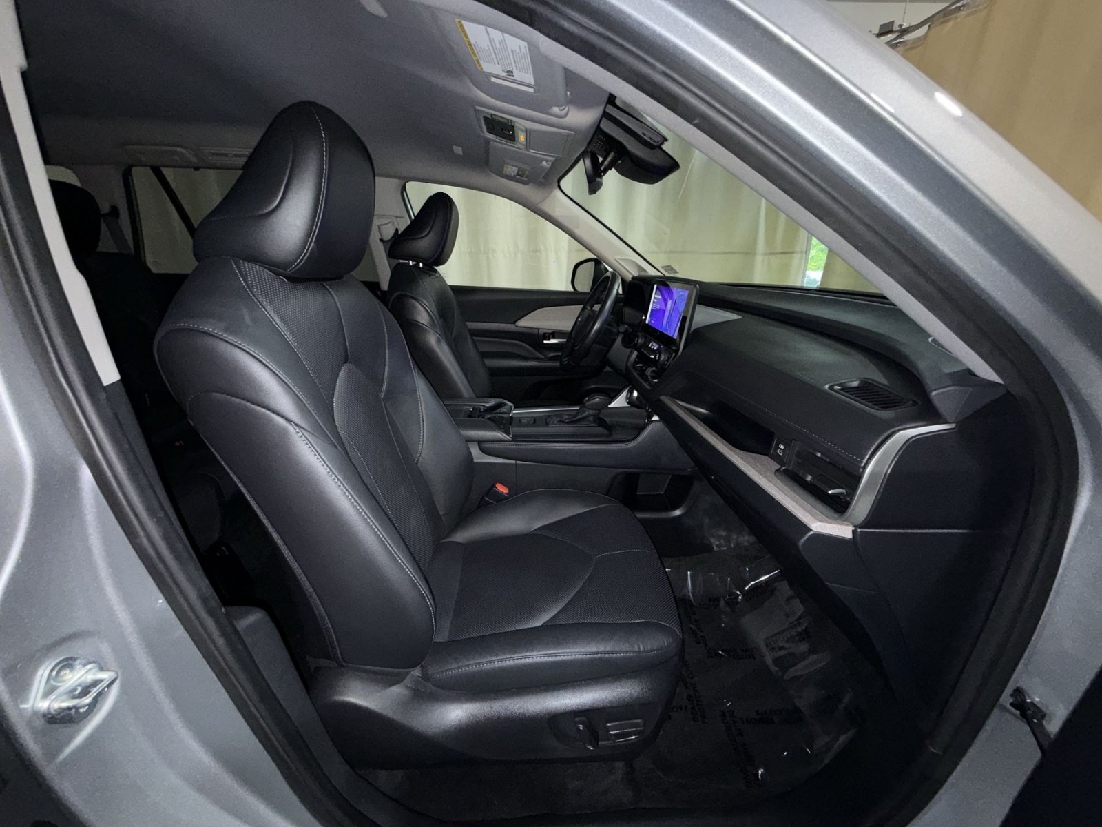 Used 2024 Toyota Grand Highlander AWD image 31