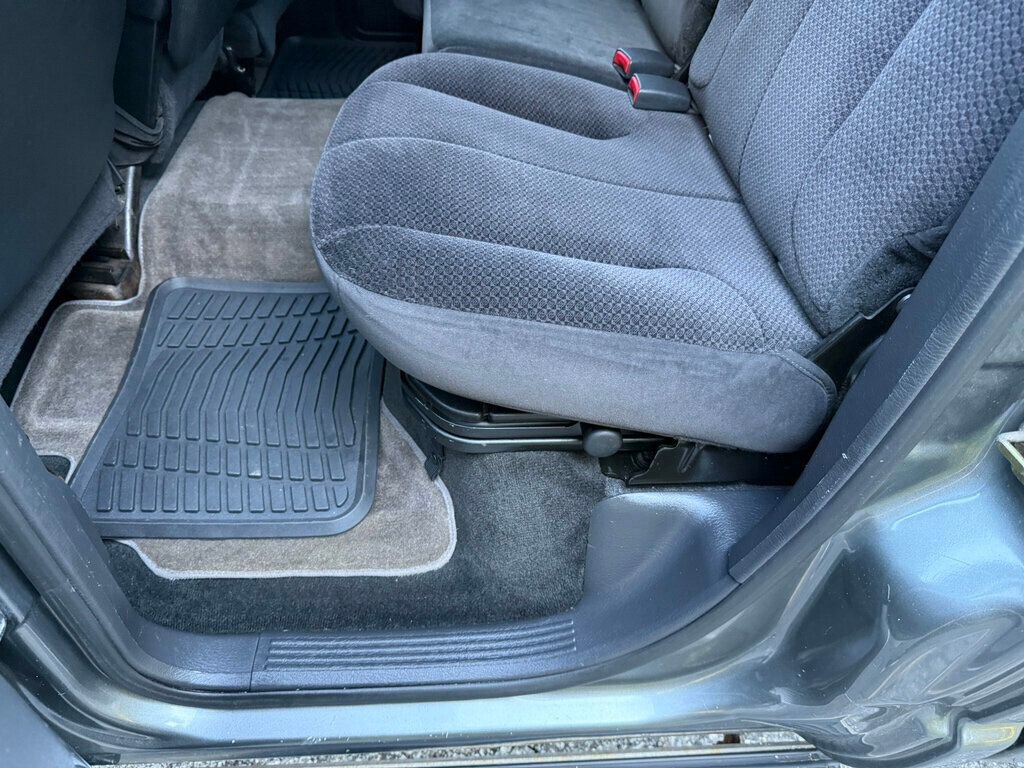 Used 2005 Dodge Ram 2500 Truck SLT image 40