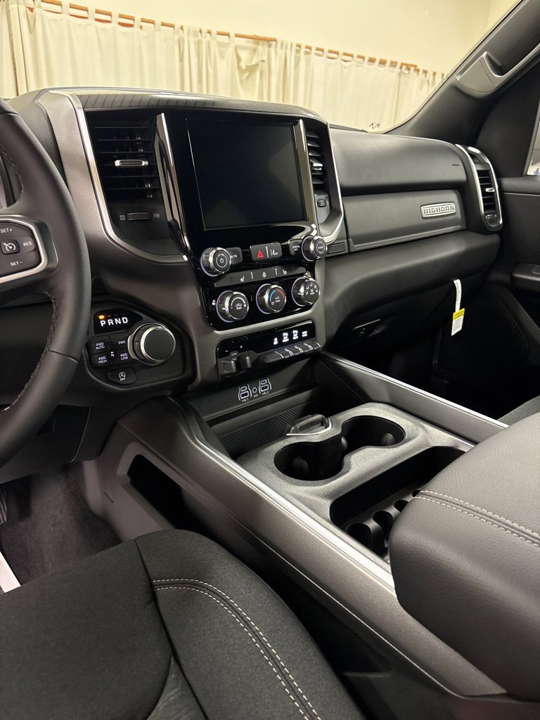 New 2026 RAM 1500 4x4 Crew Cab image 18
