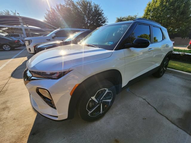 Used 2023 Chevrolet TrailBlazer RS w/ Convenience Package FWD image 2