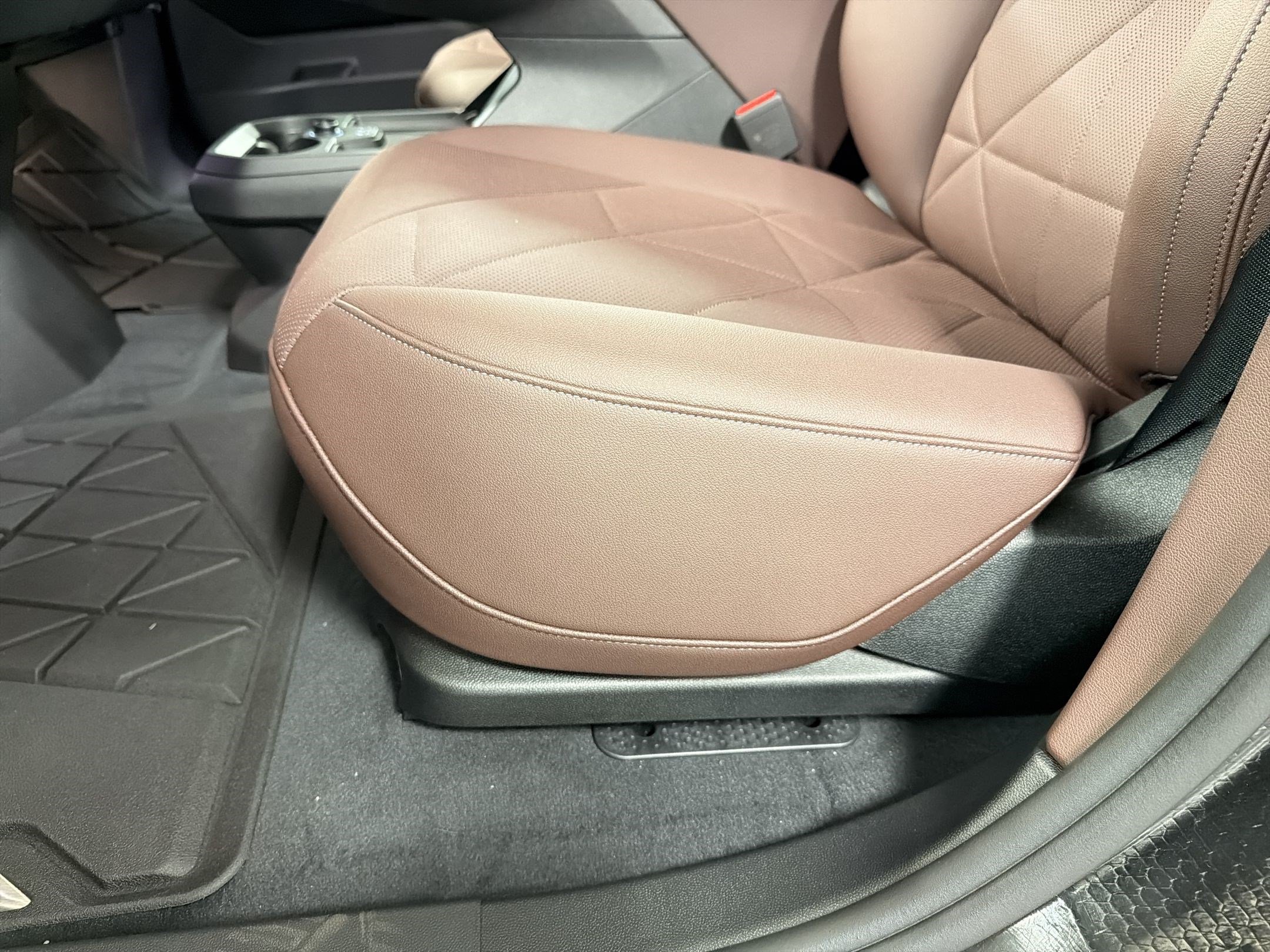 New 2026 BMW iX xDrive60 AWD/4WD image 14