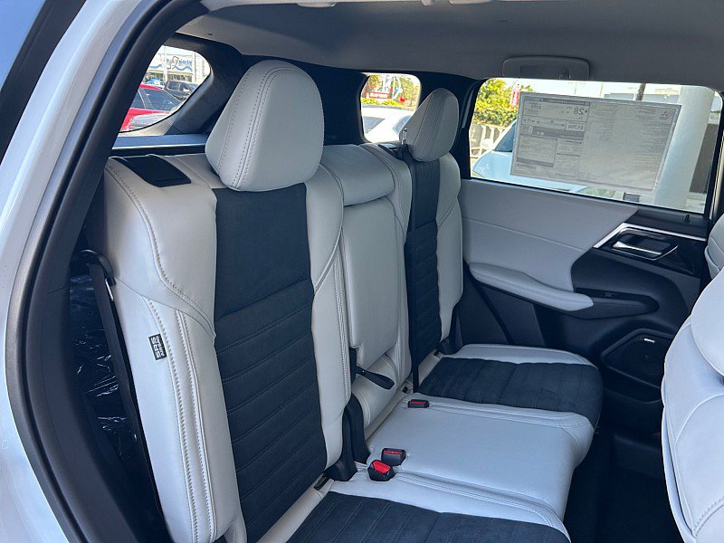 New 2026 Mitsubishi Outlander SE FWD image 29