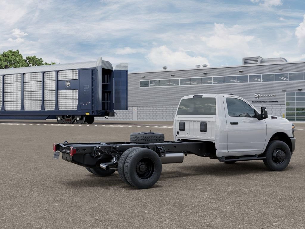 New 2026 RAM 3500 Tradesman AWD/4WD image 4