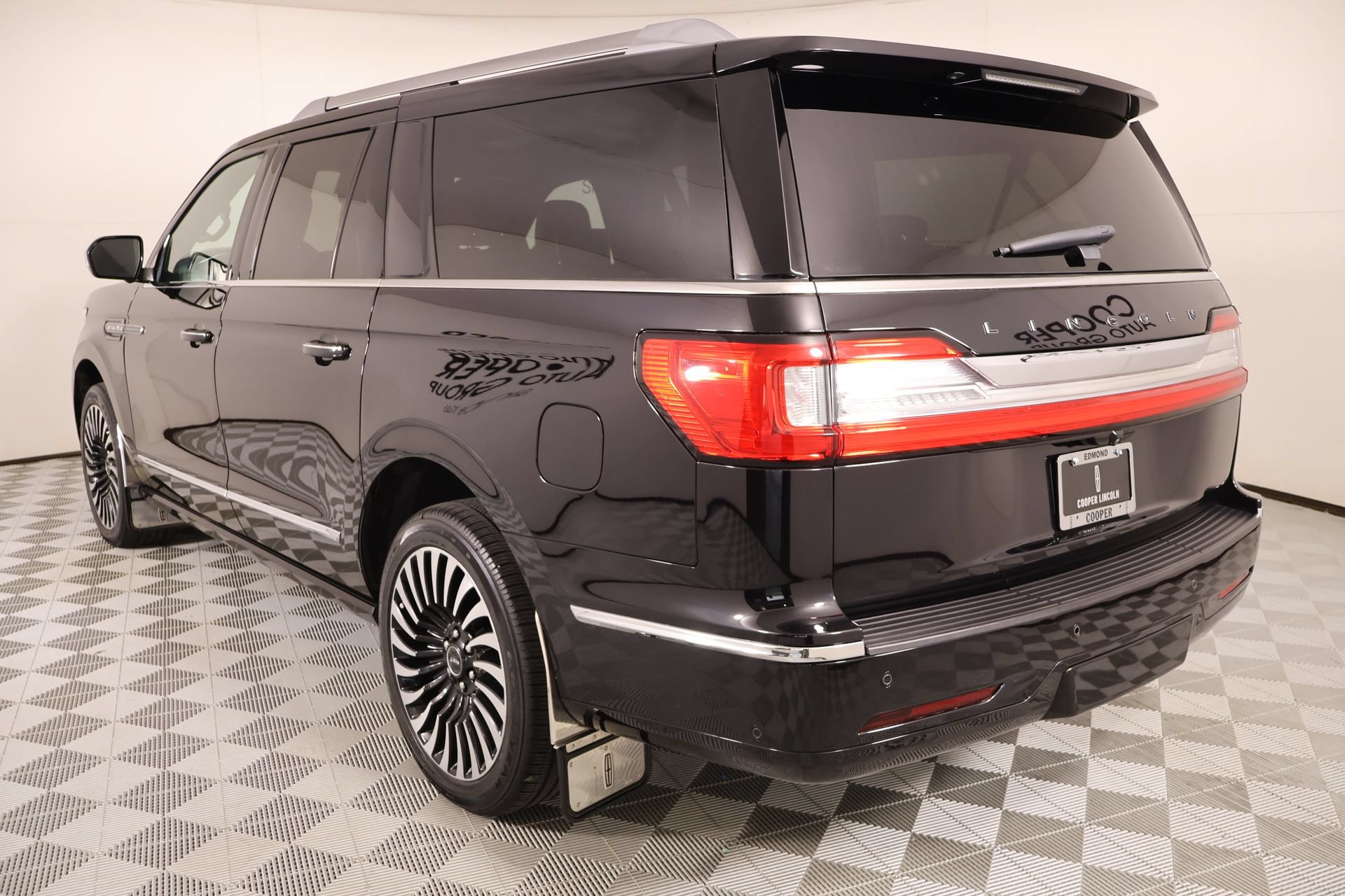 Used 2020 Lincoln Navigator L Black Label AWD/4WD image 26