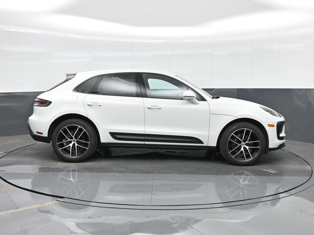 Certified 2023 Porsche Macan AWD/4WD image 10