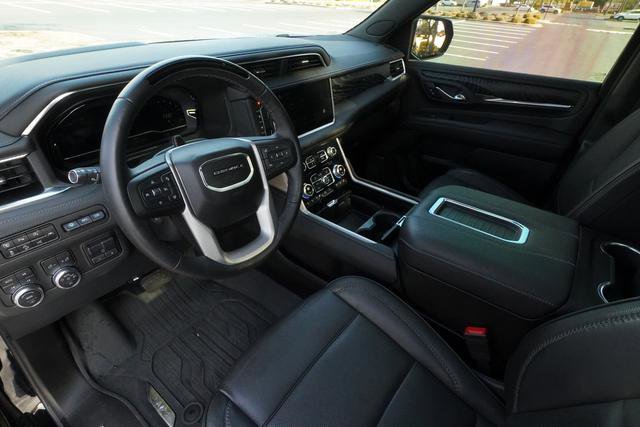 Used 2024 GMC Yukon Denali w/ Advanced Technology Package AWD/4WD image 21
