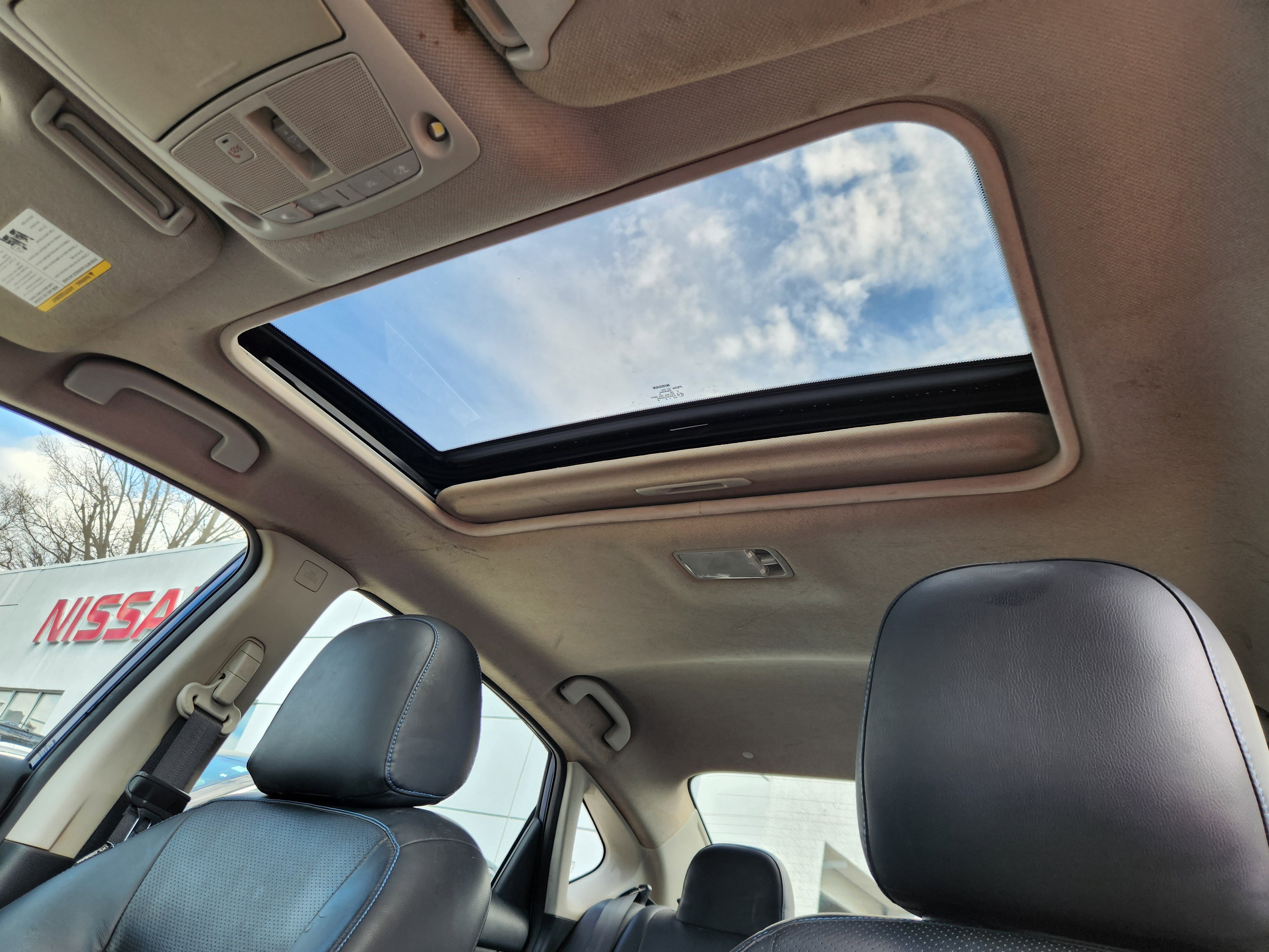 Used 2016 Nissan Sentra SR w/ SR Premium Package image 15