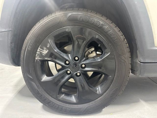 Used 2019 Jeep Compass Latitude FWD image 6
