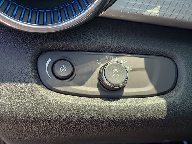 New 2026 Chevrolet Trax LT w/ LT Convenience Package FWD image 23
