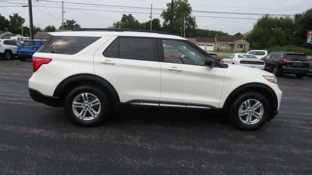 Certified 2023 Ford Explorer XLT w/ Equipment Group 202A image 9