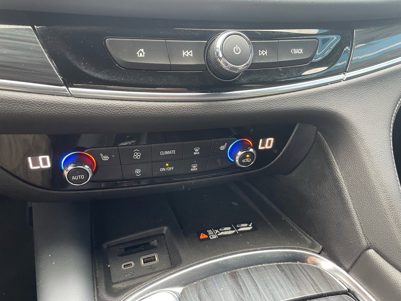 Used 2023 Buick Enclave Essence w/ Experience Buick Package FWD image 20