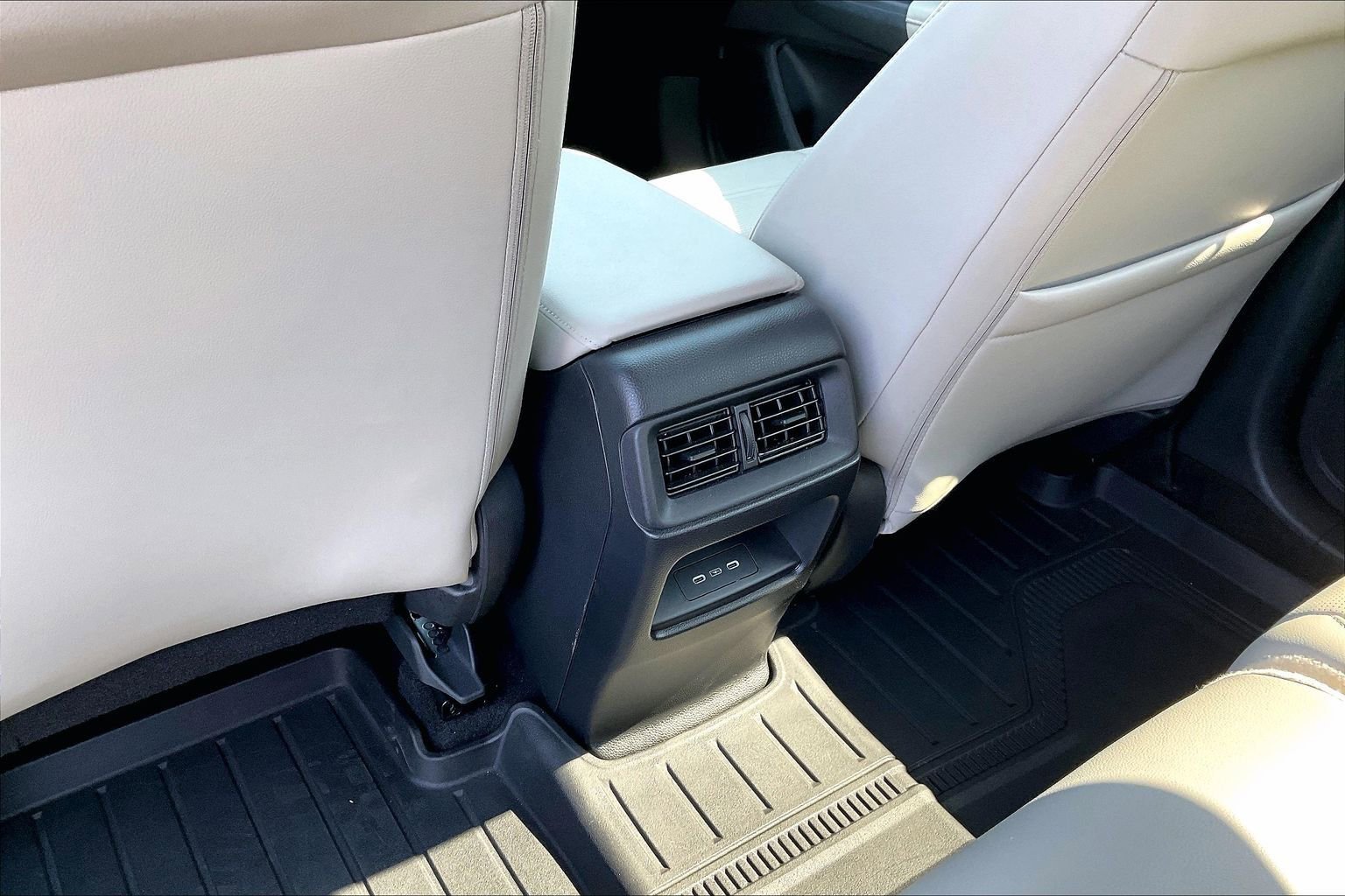 Used 2024 Honda CR-V EX-L image 10