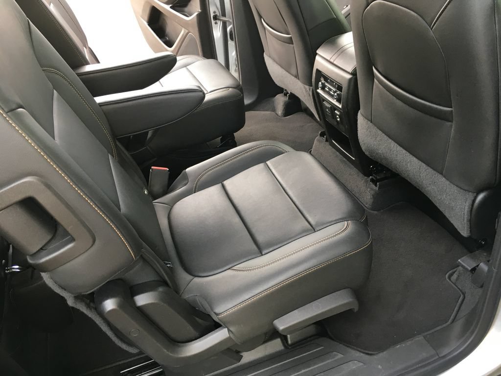Used 2019 Chevrolet Traverse LT w/ LT Premium Package AWD/4WD image 31
