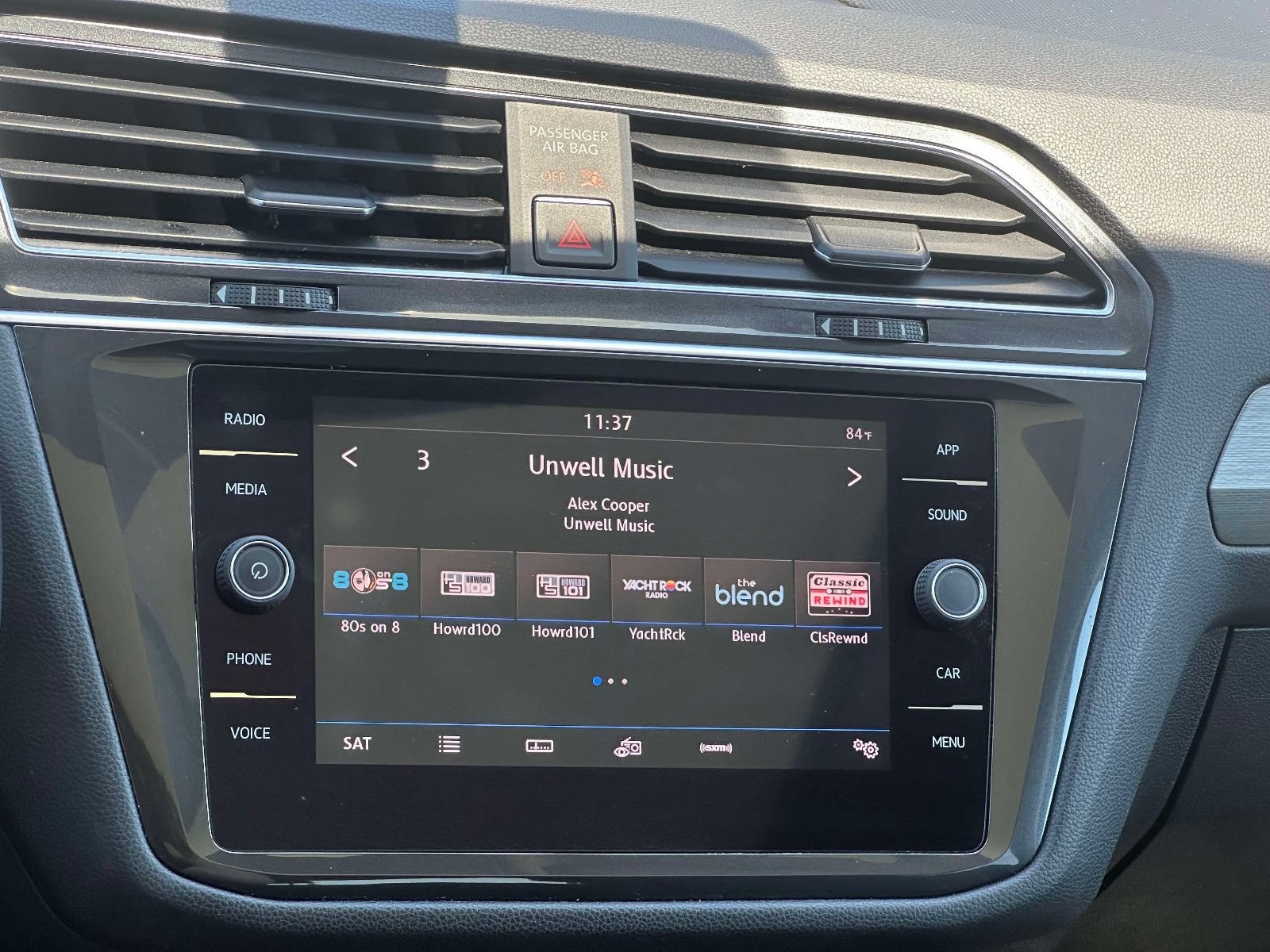 Used 2018 Volkswagen Tiguan SE w/ Panoramic Sunroof Package FWD image 20