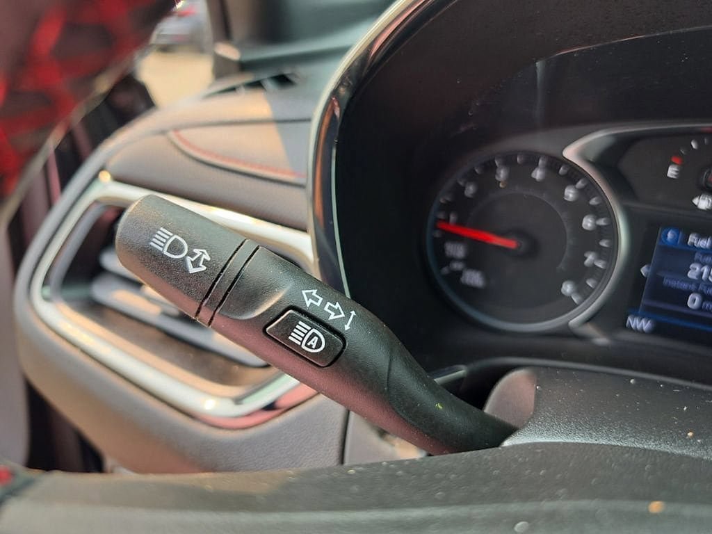 Used 2023 Chevrolet Equinox RS AWD/4WD image 12
