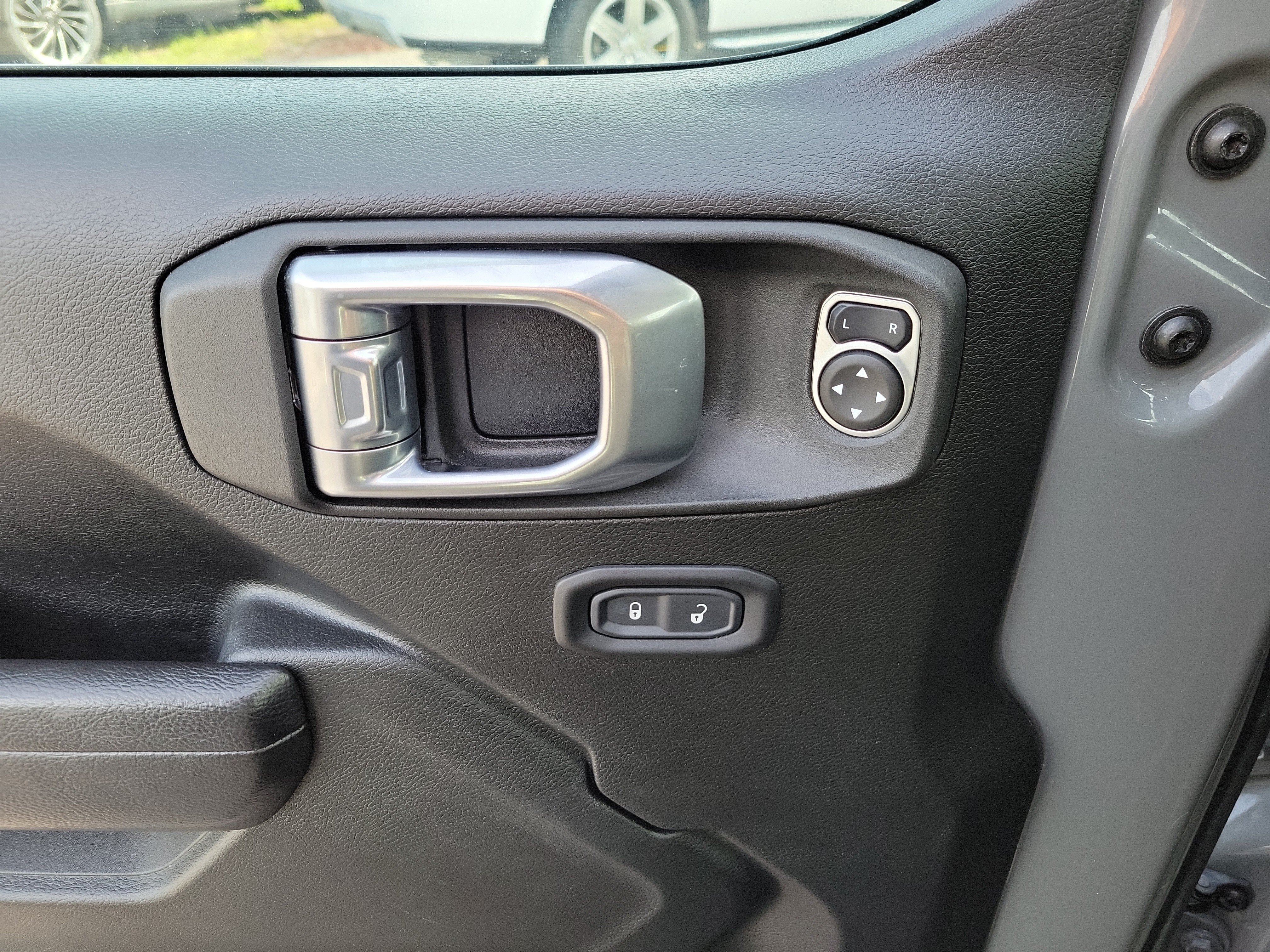 Used 2022 Jeep Gladiator Sport AWD/4WD image 19