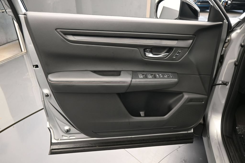 Used 2025 Honda CR-V Sport-L image 13