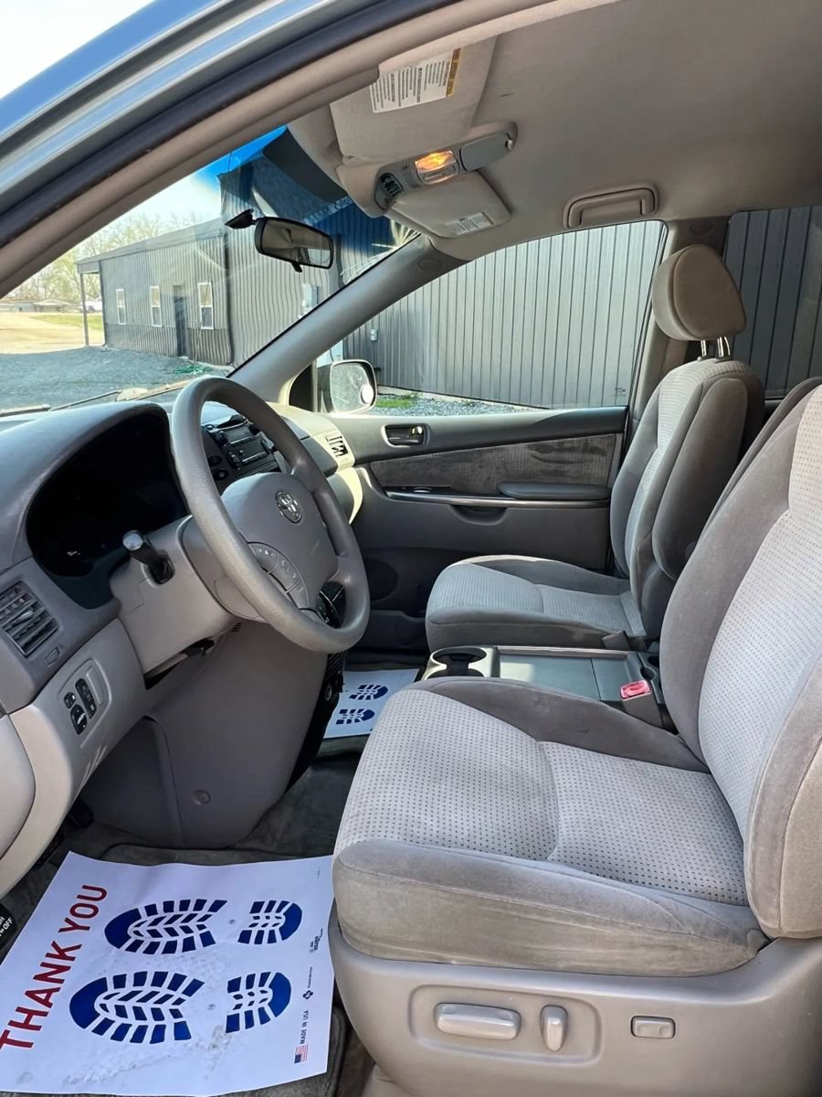 Used 2007 Toyota Sienna CE FWD image 9