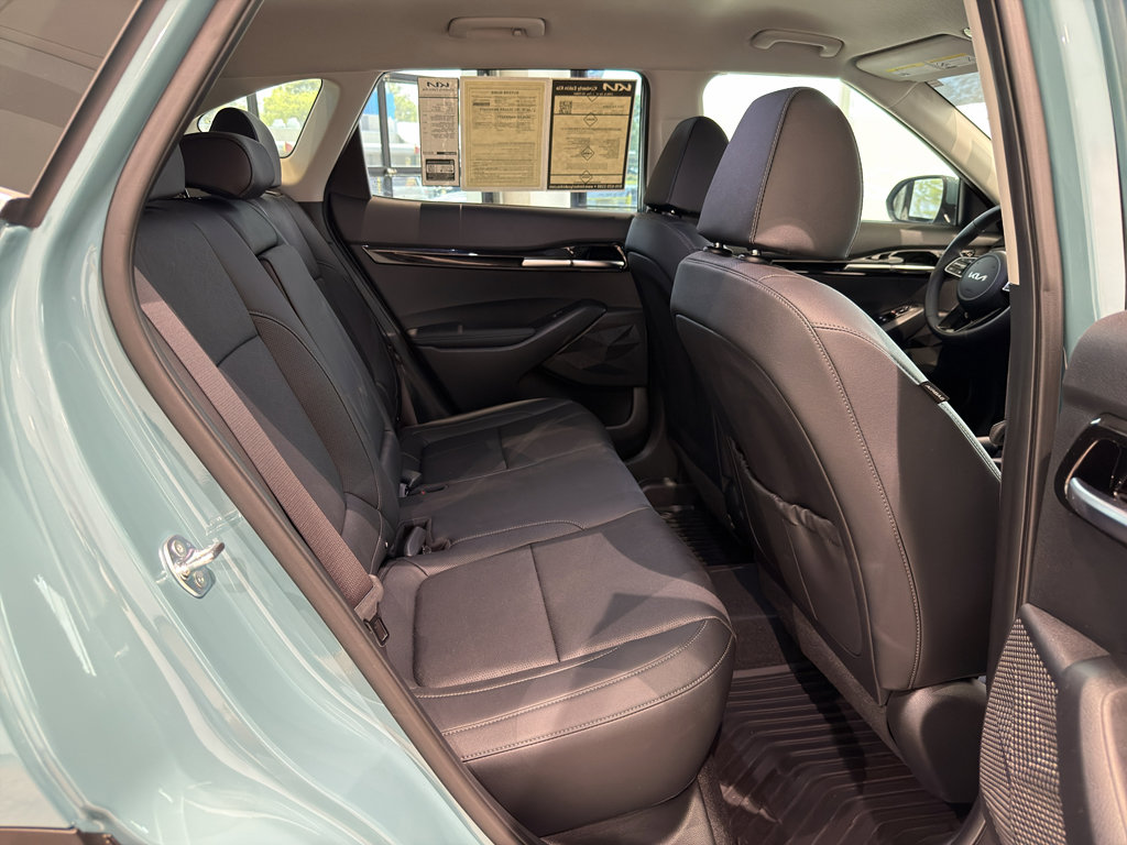 Used 2025 Kia Seltos EX image 21