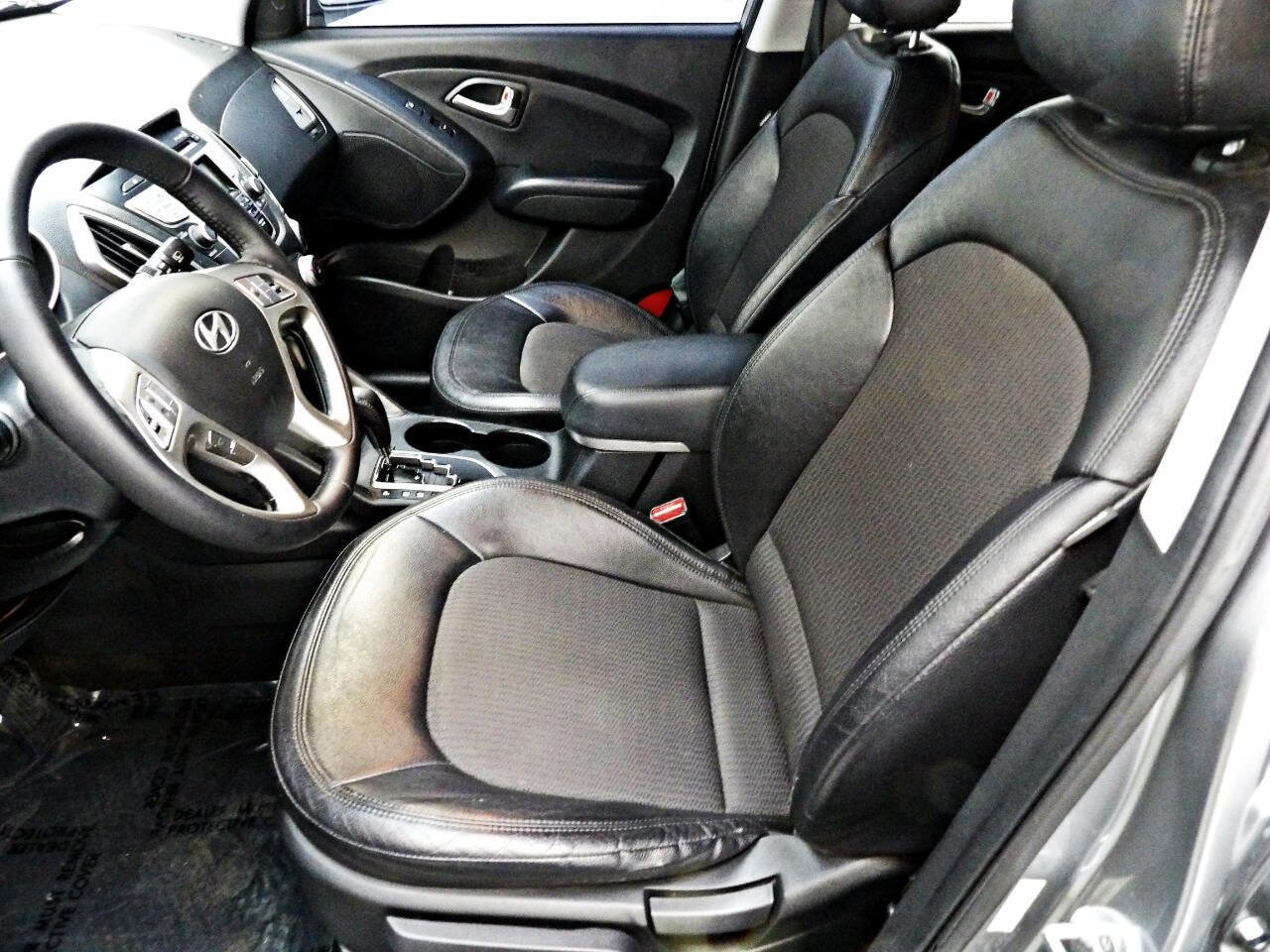 Used 2012 Hyundai Tucson GLS image 8