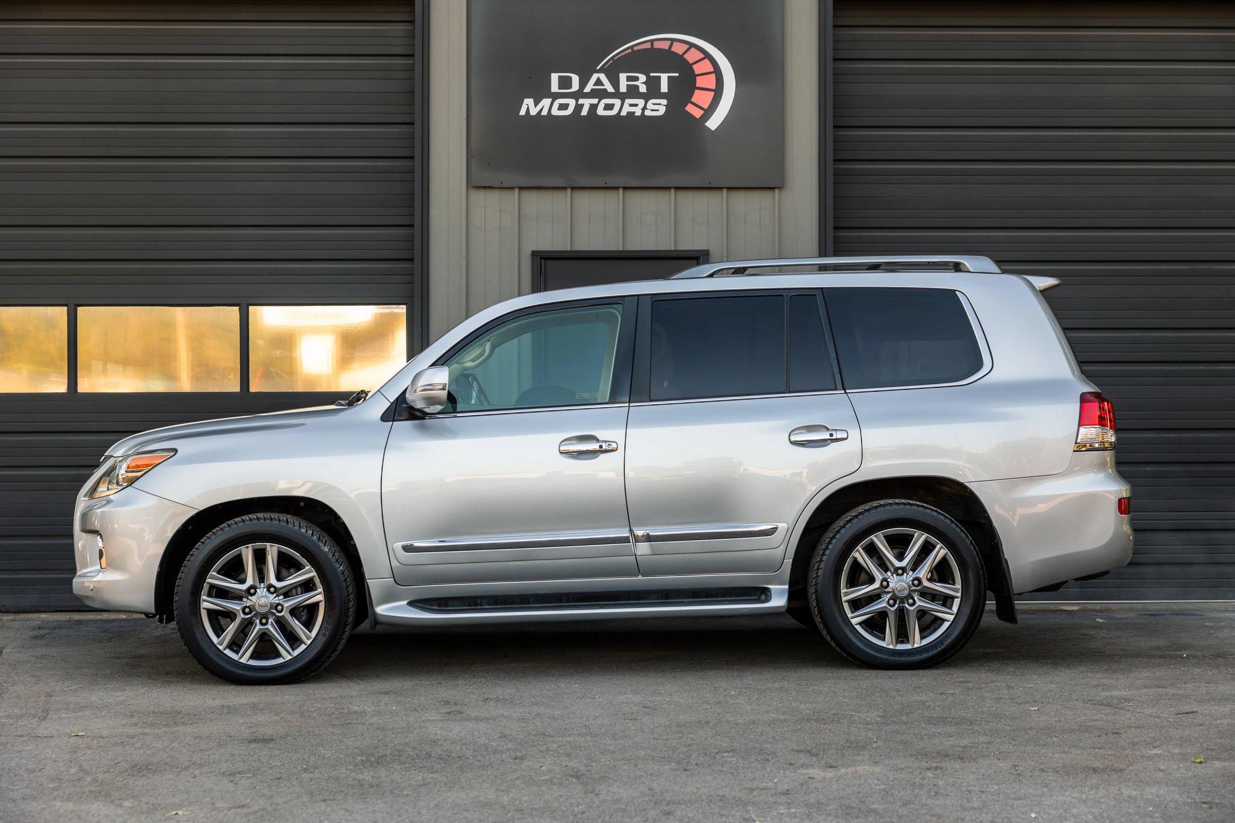 Used 2013 Lexus LX 570 4WD image 4