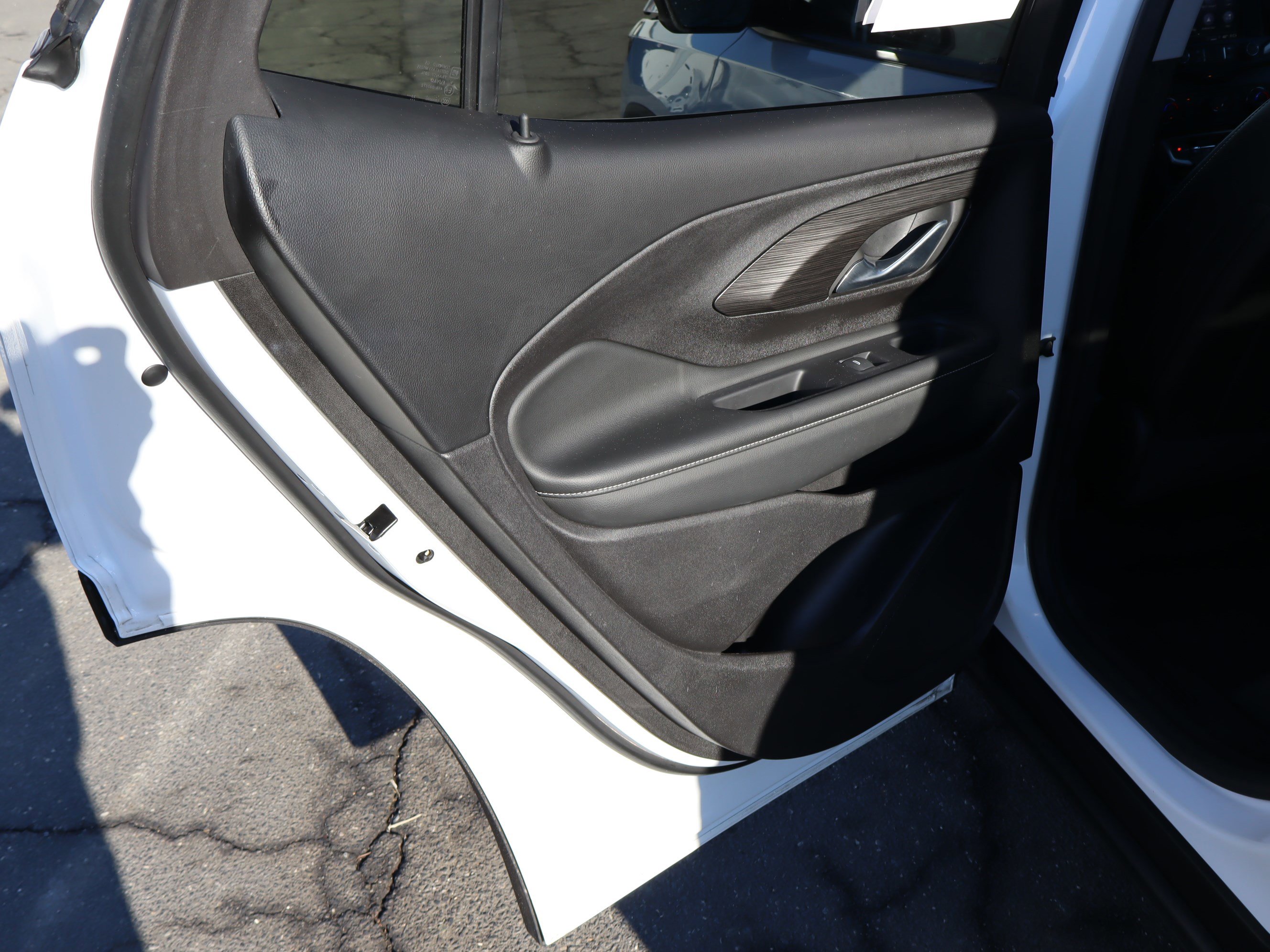 Certified 2024 GMC Terrain SLT image 30