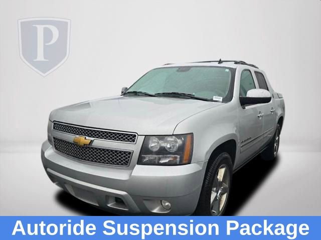 Used 2013 Chevrolet Avalanche LTZ image 10