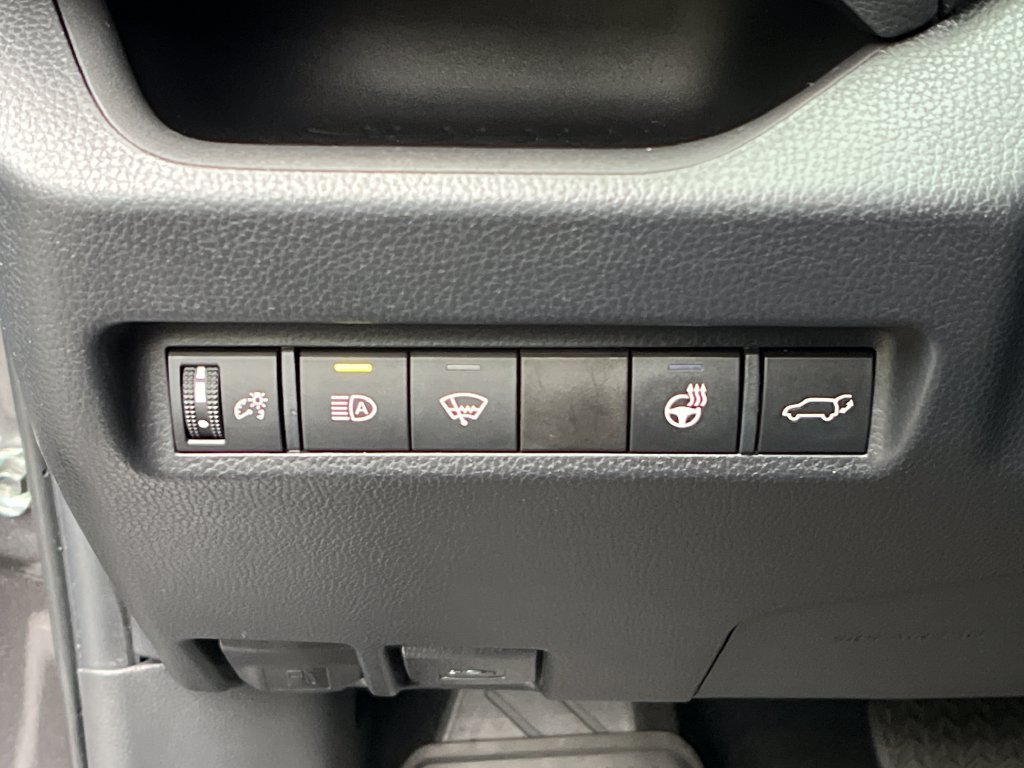 Used 2022 Toyota RAV4 XLE w/ Convenience Package AWD/4WD image 28