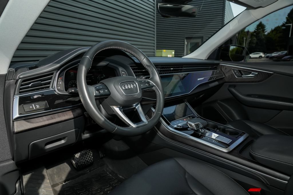 Used 2022 Audi Q8 Prestige w/ Prestige Package AWD/4WD image 4
